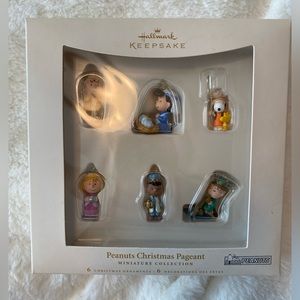 Hallmark keepsake miniature Peanuts Christmas pageant ornaments 2006